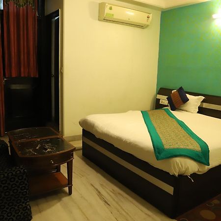 Airport Hotel Aerocity Inn New Delhi Exteriör bild