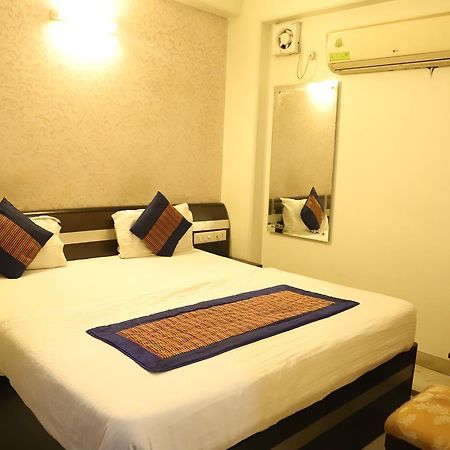 Airport Hotel Aerocity Inn New Delhi Exteriör bild