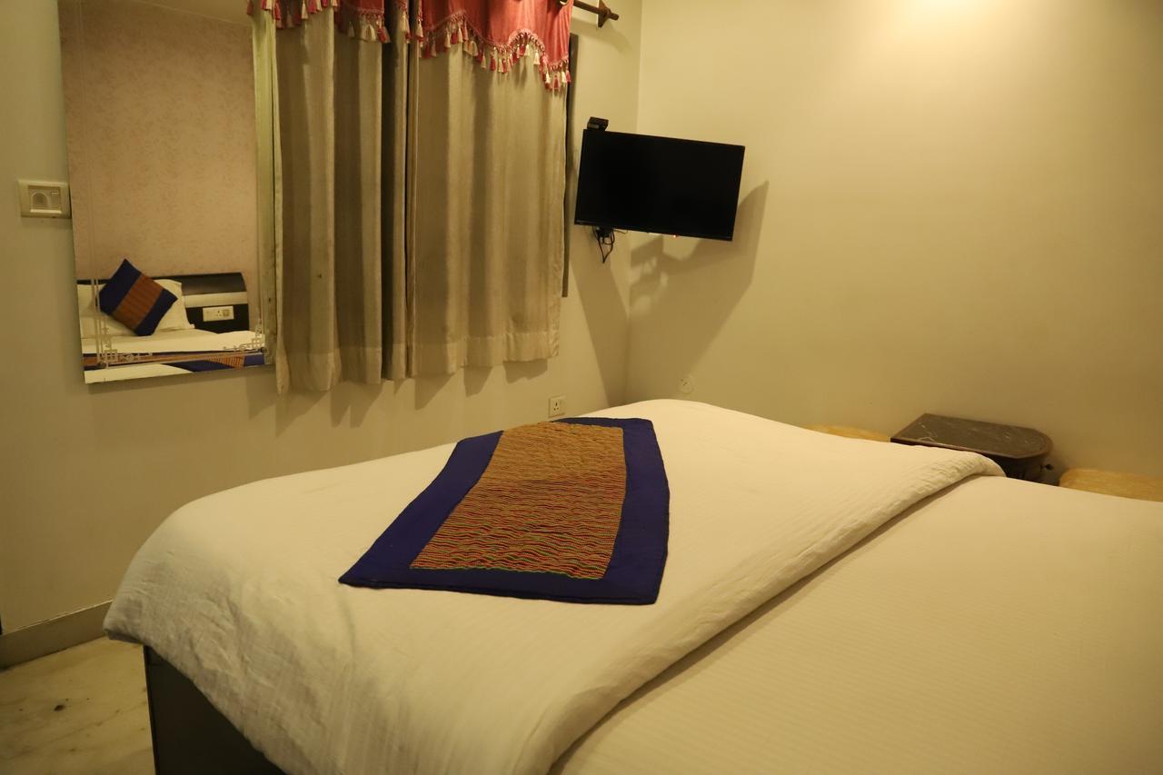 Airport Hotel Aerocity Inn New Delhi Exteriör bild