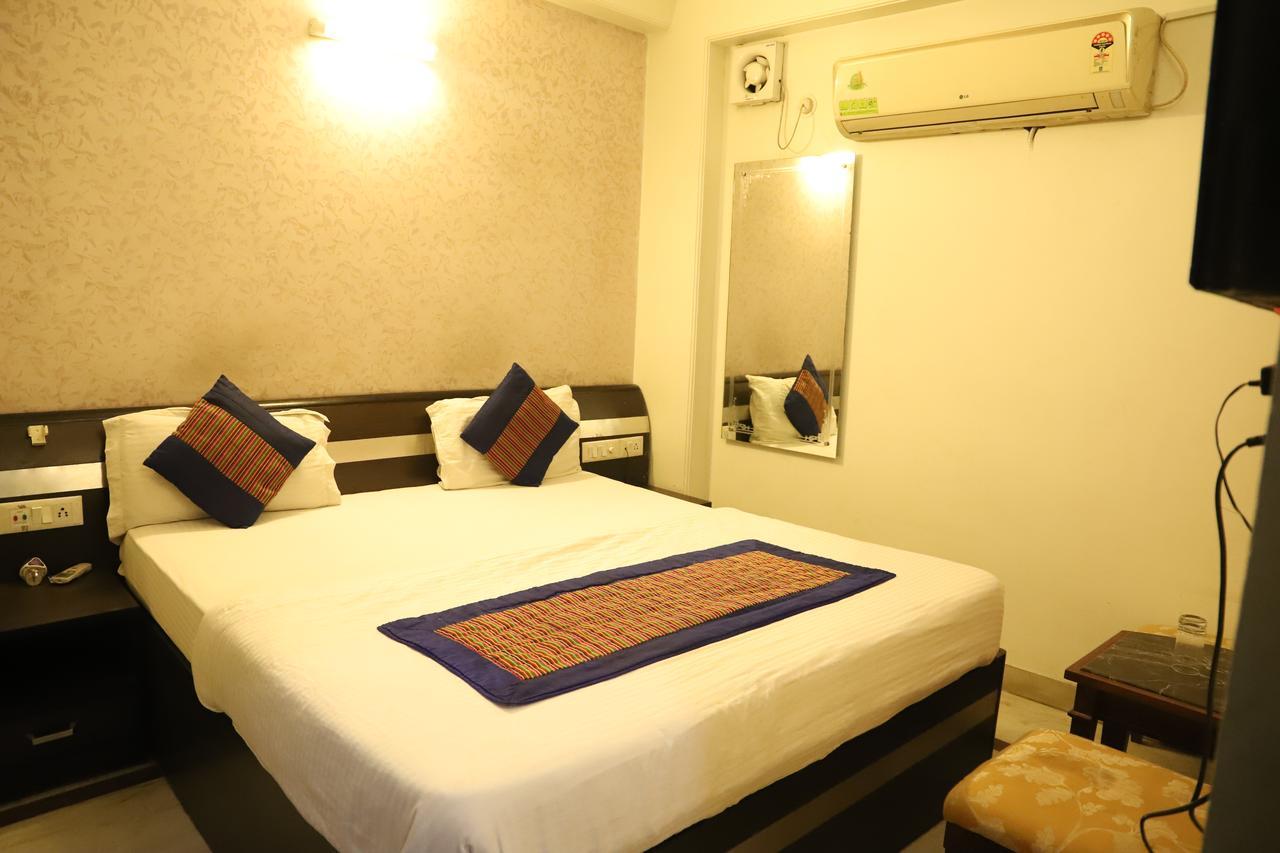 Airport Hotel Aerocity Inn New Delhi Exteriör bild