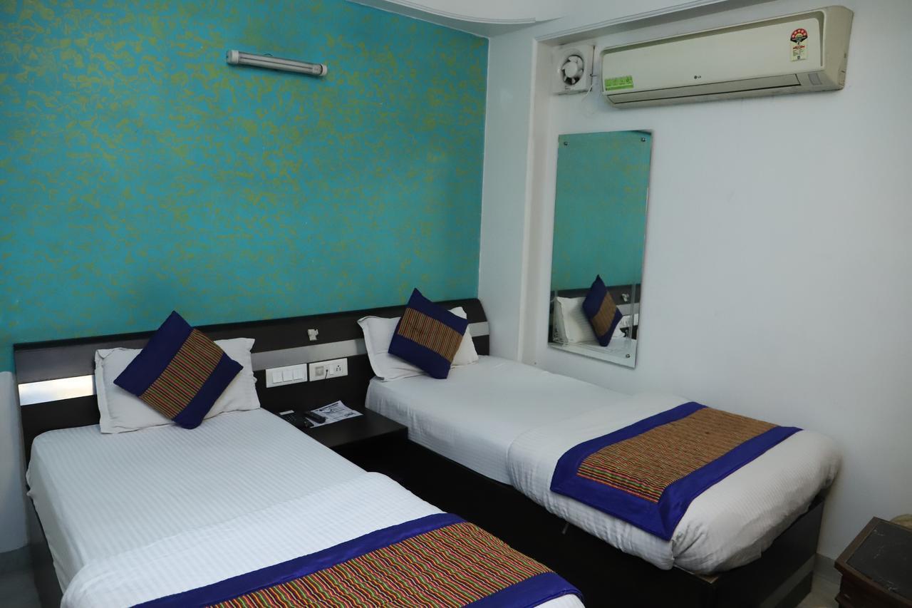 Airport Hotel Aerocity Inn New Delhi Exteriör bild
