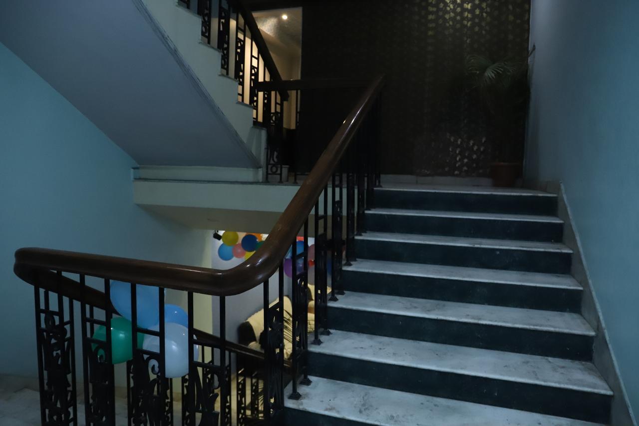 Airport Hotel Aerocity Inn New Delhi Exteriör bild