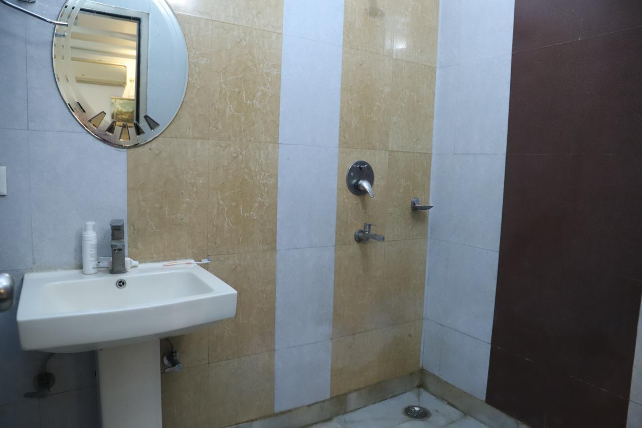 Airport Hotel Aerocity Inn New Delhi Exteriör bild