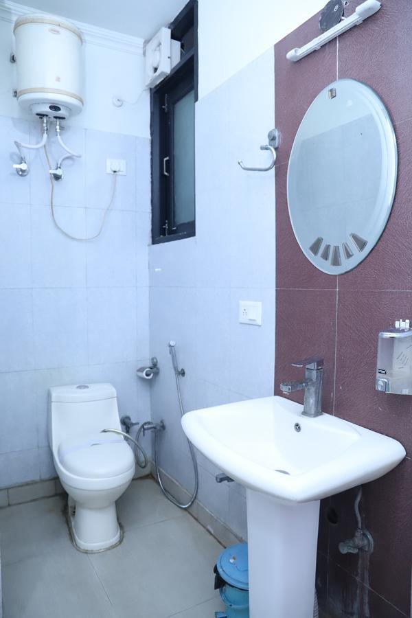 Airport Hotel Aerocity Inn New Delhi Exteriör bild