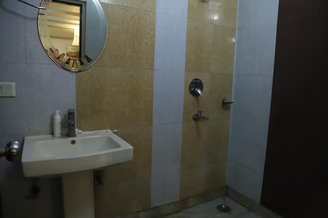 Airport Hotel Aerocity Inn New Delhi Exteriör bild