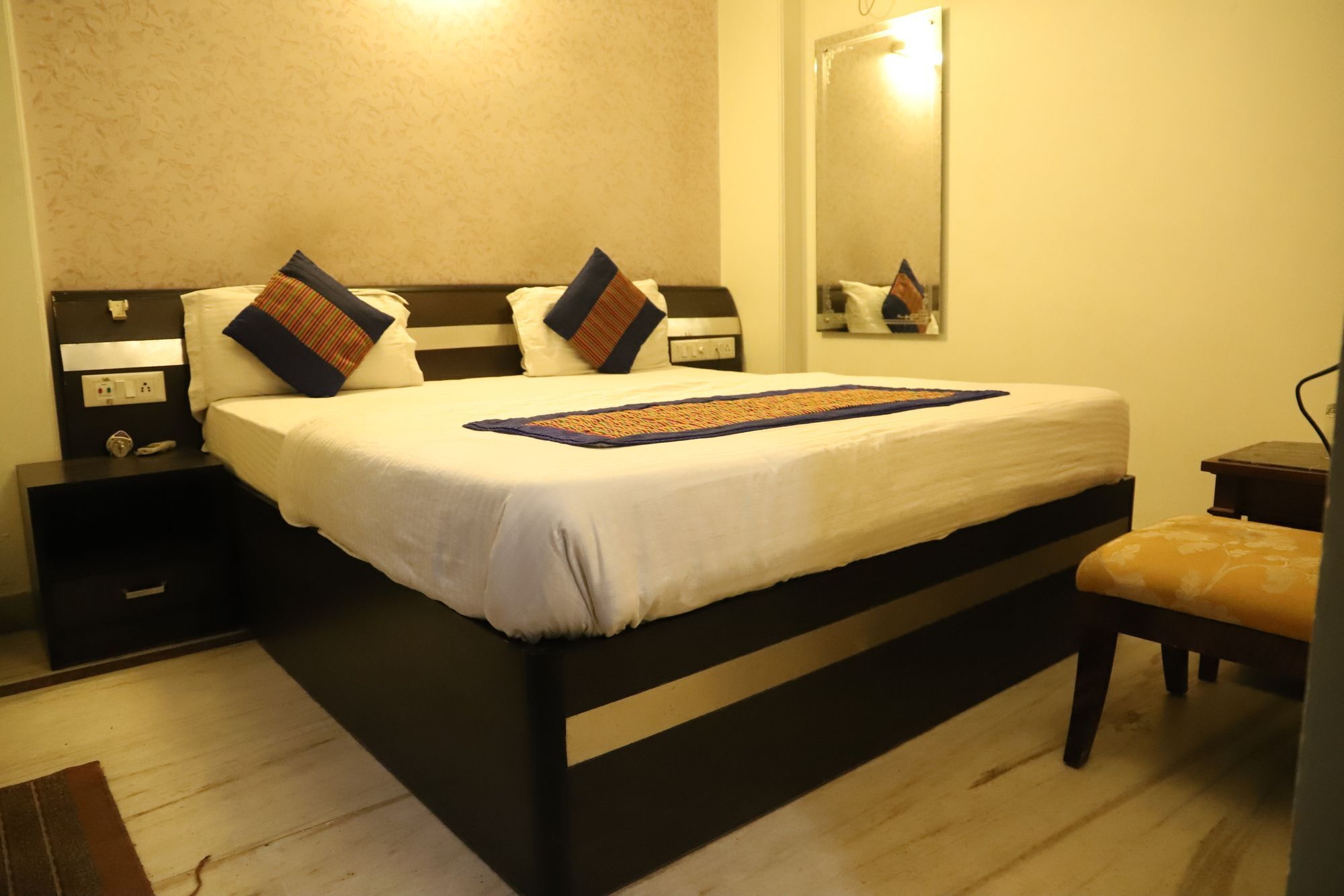 Airport Hotel Aerocity Inn New Delhi Exteriör bild