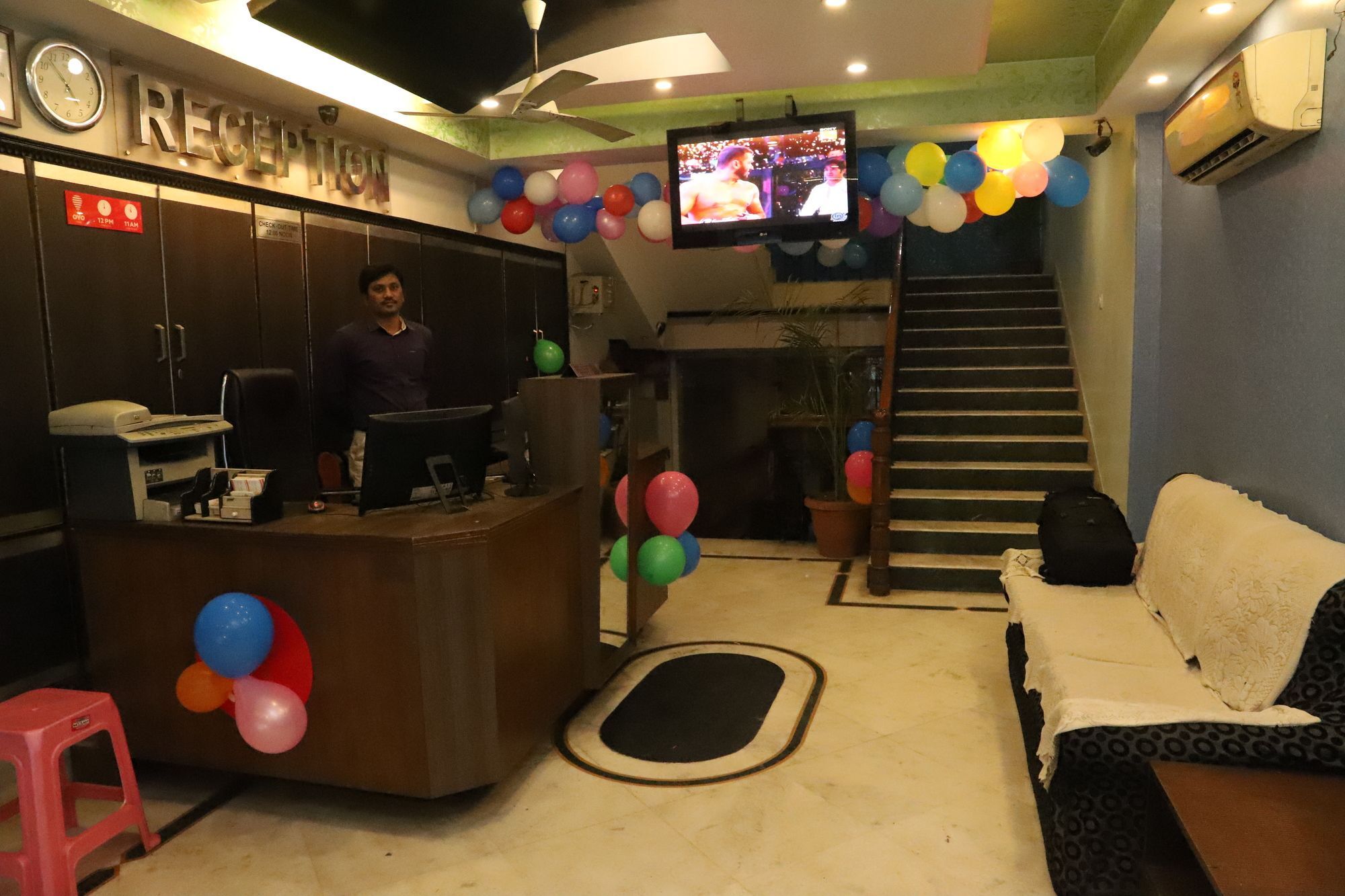 Airport Hotel Aerocity Inn New Delhi Exteriör bild